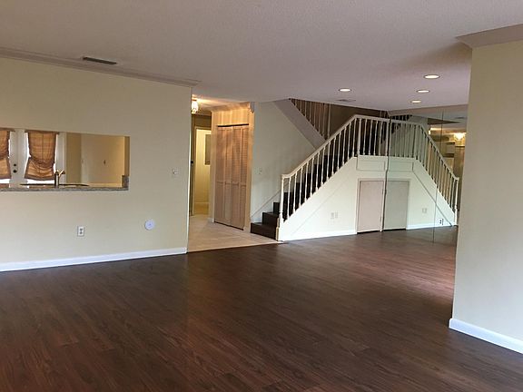5th image of 9115 SW 113 Place Cir W