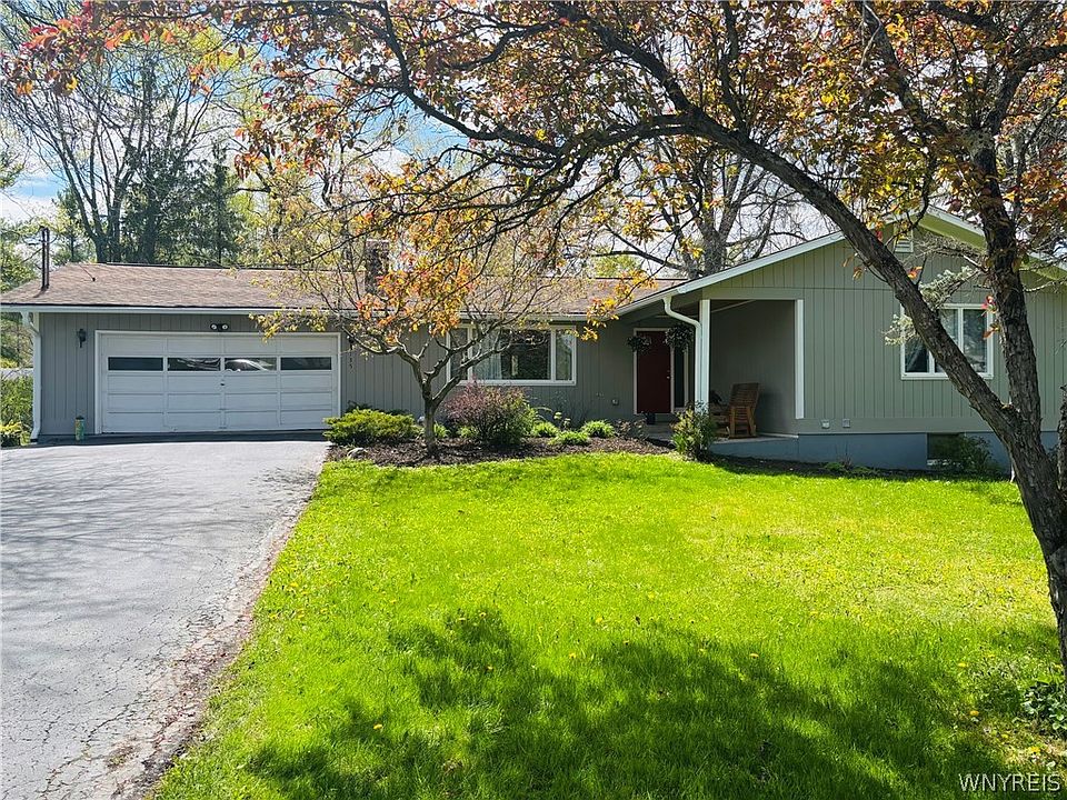1st image of 135 Simsbury Dr