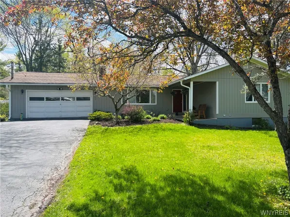 135 Simsbury Dr, Ithaca, NY 14850