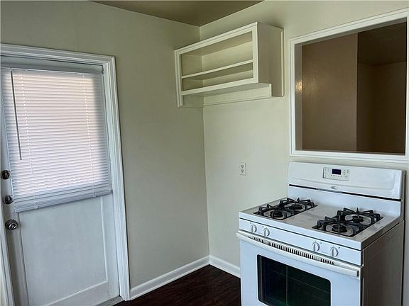 3rd image of 1749 Bernandino St