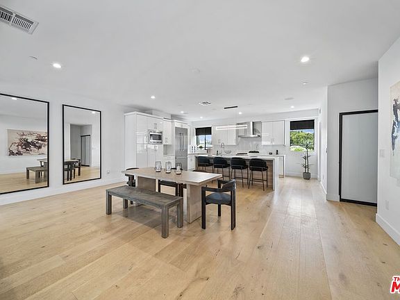 3rd image of 737 N Gramercy Pl