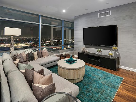 3rd image of 900 W Olympic Blvd Floor 29