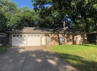 2705 Bent Tree Ln, Arlington, TX 76016