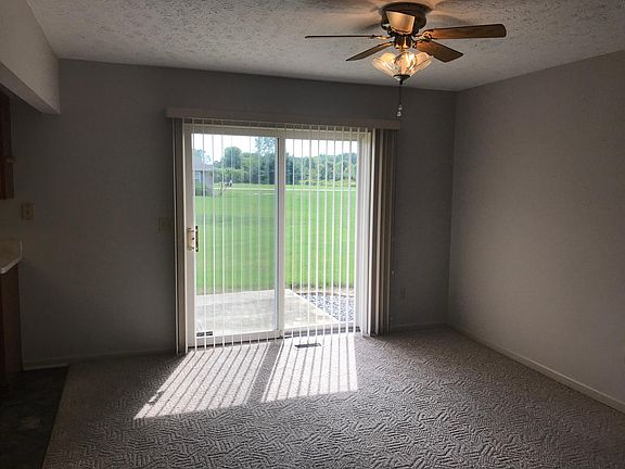 Dining Room/Back Patio