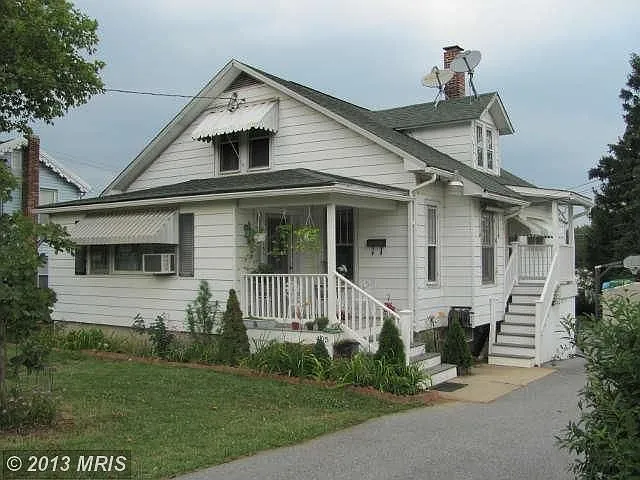 405 E Main St photo 1