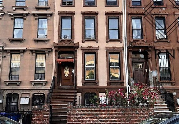 4th image of 105 Vernon Ave APT 2