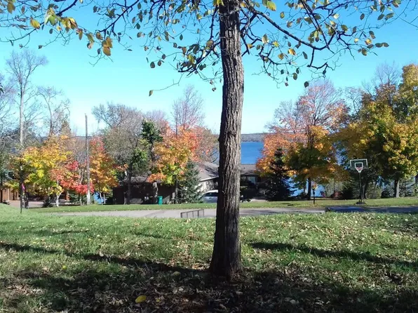 897 White Clover Beach Rd, Detroit Lakes, MN 56501