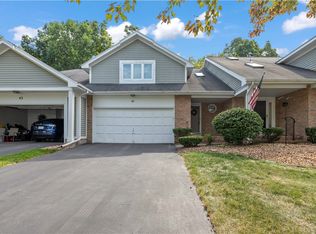 41 Running Brook Ln, Rochester, NY 14626