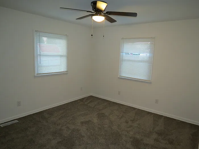 1680 Hillcrest Ave — Photo 17