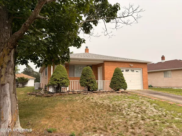15 Spanish Wells Street, Toms River, NJ 08757