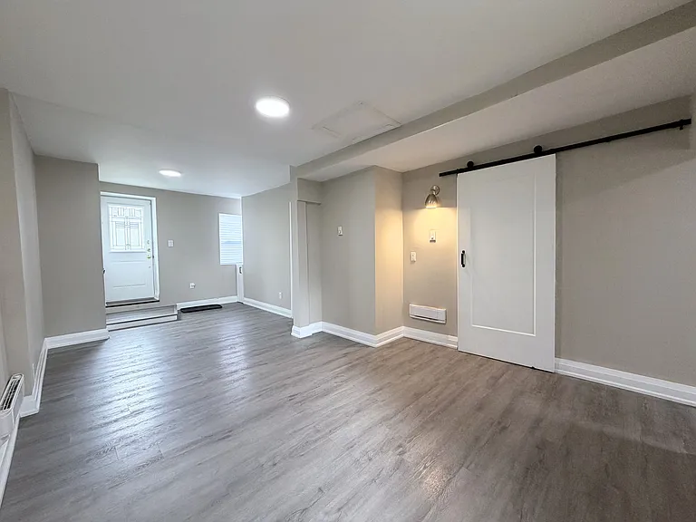 332 East Ave N — Photo 9