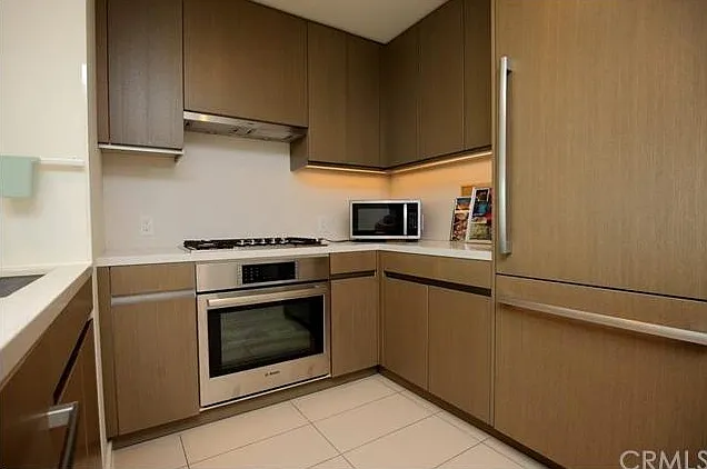 889 Francisco St #1702 — Photo 3