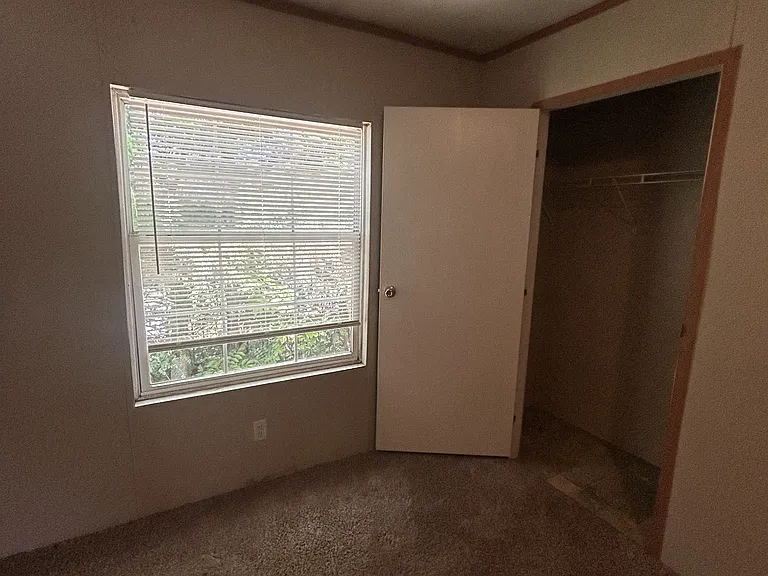 105 Zackary St — Photo 9
