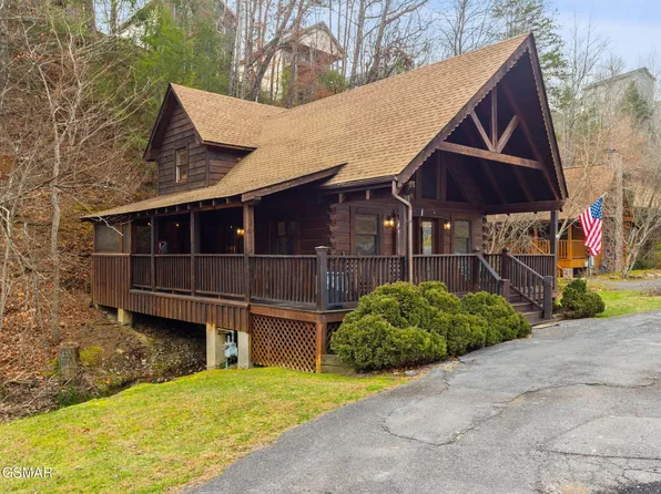 754 Kings Hills Blvd, Pigeon Forge, TN 37863