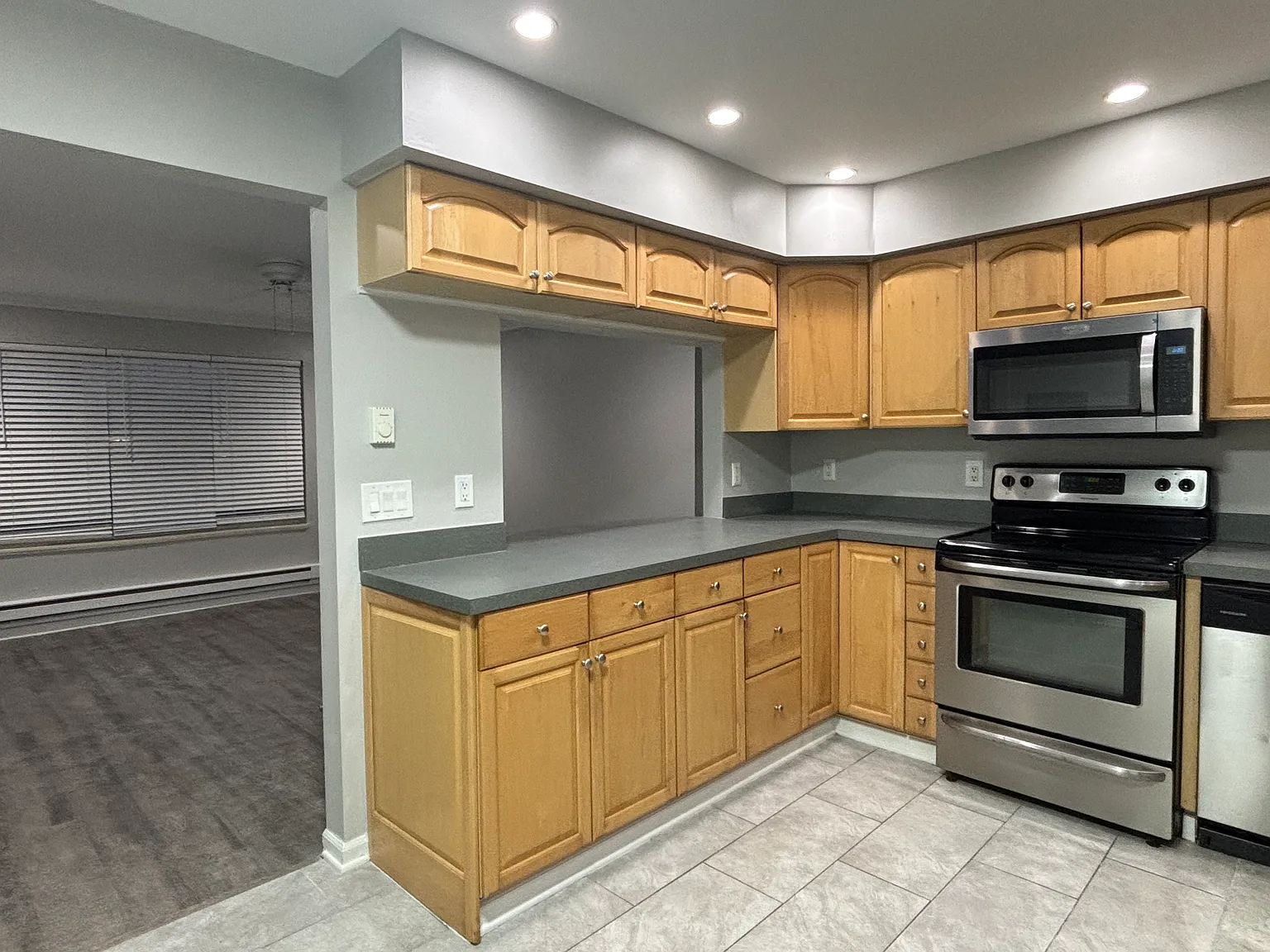 2 bed, 750 sqft, $1,375 — Photo 2