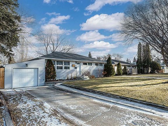 2nd image of 2611 Dufferin Ave