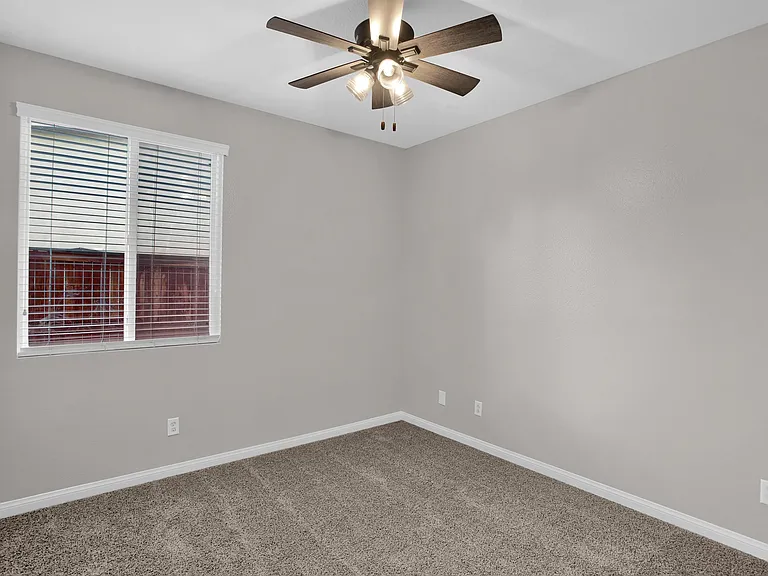409 Sutro Ct — Photo 14