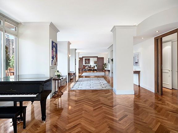 4th image of 351 E 51st St Unit Penthouse 1