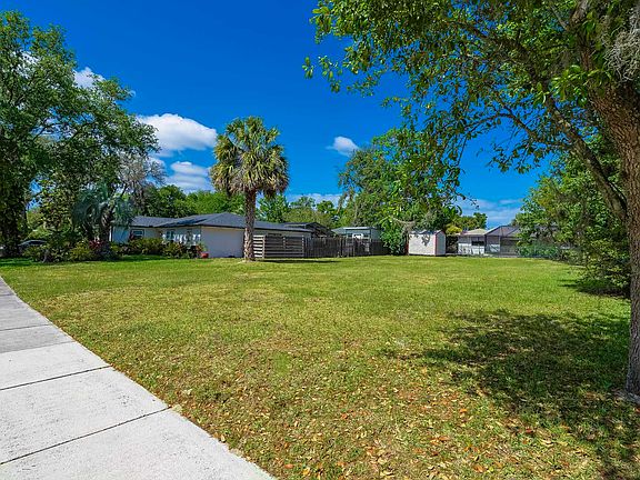 4th image of 667 Aleida Dr