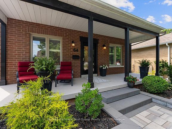 3rd image of 64 Waterbury Cres