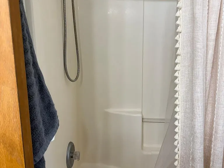 full shower and tub