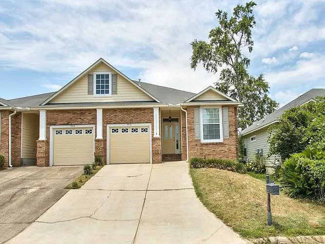 5512 Hampton Woods Way