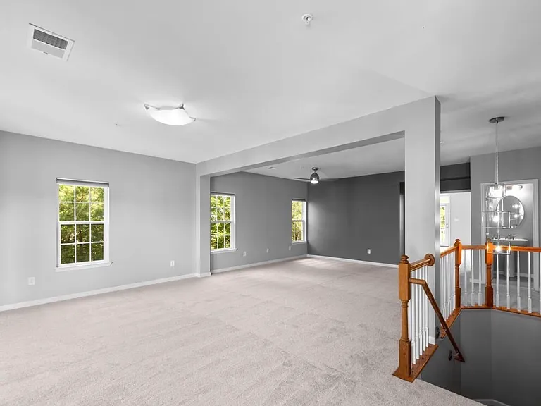 1604 Hardwick Ct — Photo 7