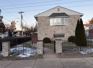 701 Emerson St, Philadelphia, PA 19111