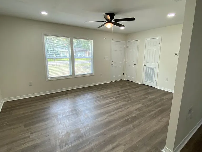 2468 Morningside Dr — Photo 5