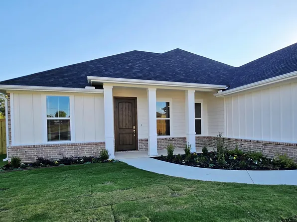 300 Erica Way, Lindale, TX 75771