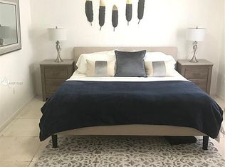 2845 NE 185th St APT 905, Aventura, FL