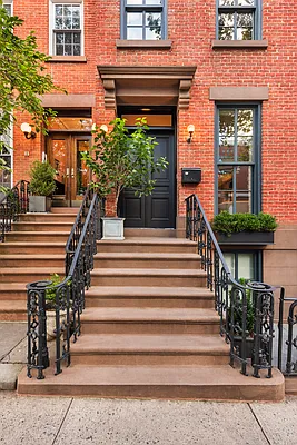 Sold by Leslie J. Garfield | media 2