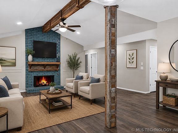 4th image of 1737 W 63rd St