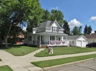 401 3rd St SE, Rugby, ND 58368