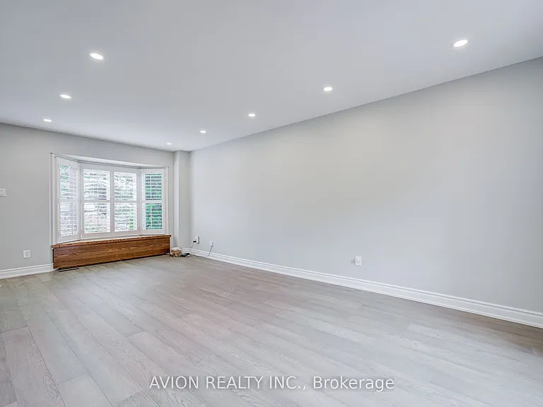 9 Falan Heights Cres — Photo 10