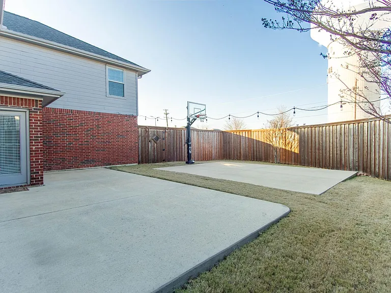 1521 Hidden Cove Ct — Photo 34
