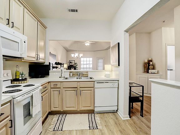 2nd image of 2803 Kings Crossing Dr APT 304
