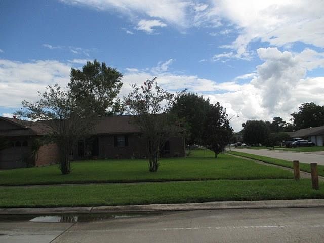 1st image of 264 Saint Andrews Blvd