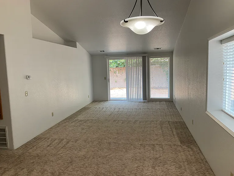 1364 Kokanee Ln — Photo 3