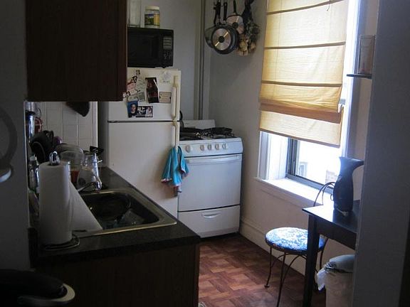 4th image of 2828 29th St #D9