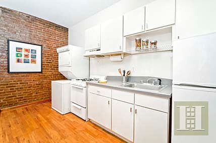 2nd image of 815 Greenwich St APT 5A