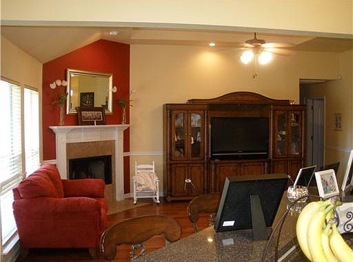 5th image of 152 Oak Arbor Dr