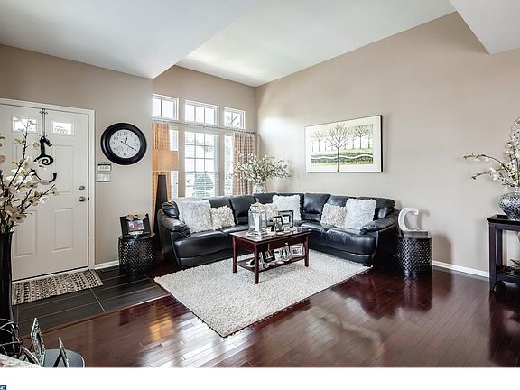 5th image of 123 Independence Dr