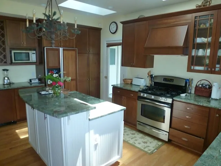 4455 N Lakeshore Dr — Photo 10