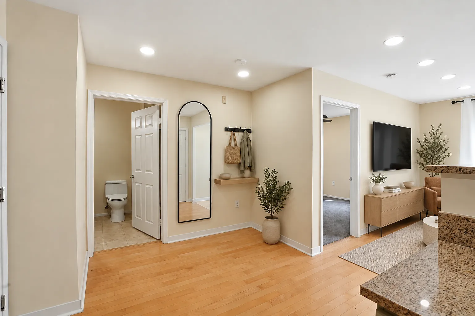 2 bed, 911 sqft, $3,700 — Photo 4