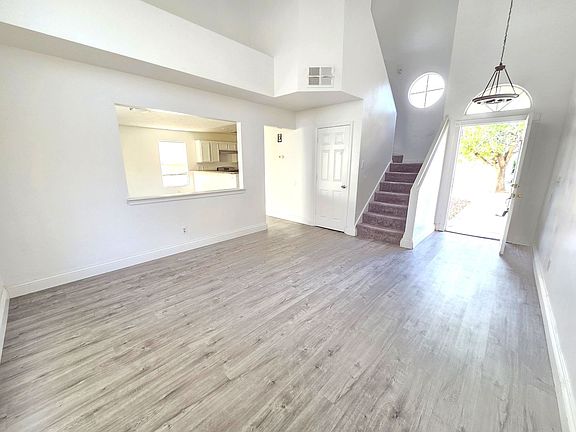 3rd image of 1840 Turtlerock St
