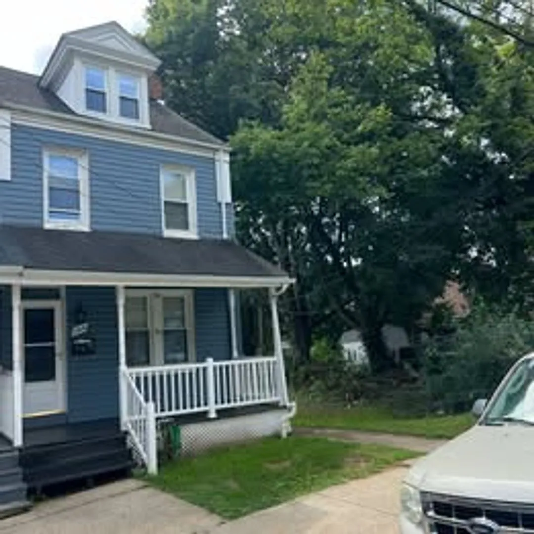 1216 Clark St — Photo 2