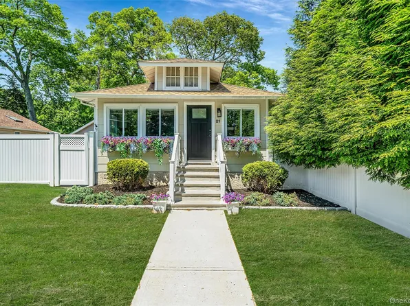 21 Forest Street, Ronkonkoma, NY 11779