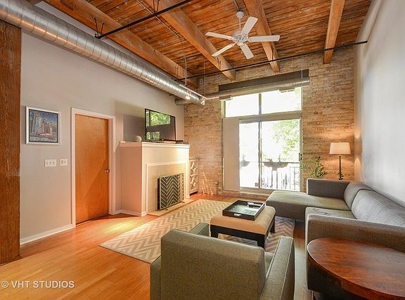 3rd image of 1740 N Maplewood Ave APT 204