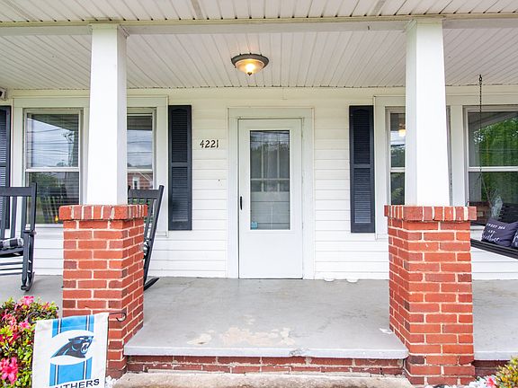 5th image of 4221 Sullivan Gardens Dr